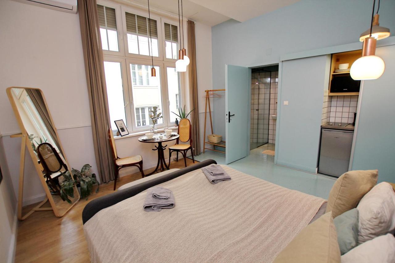 Gellerico Apartments Deak Square Budapest Luaran gambar
